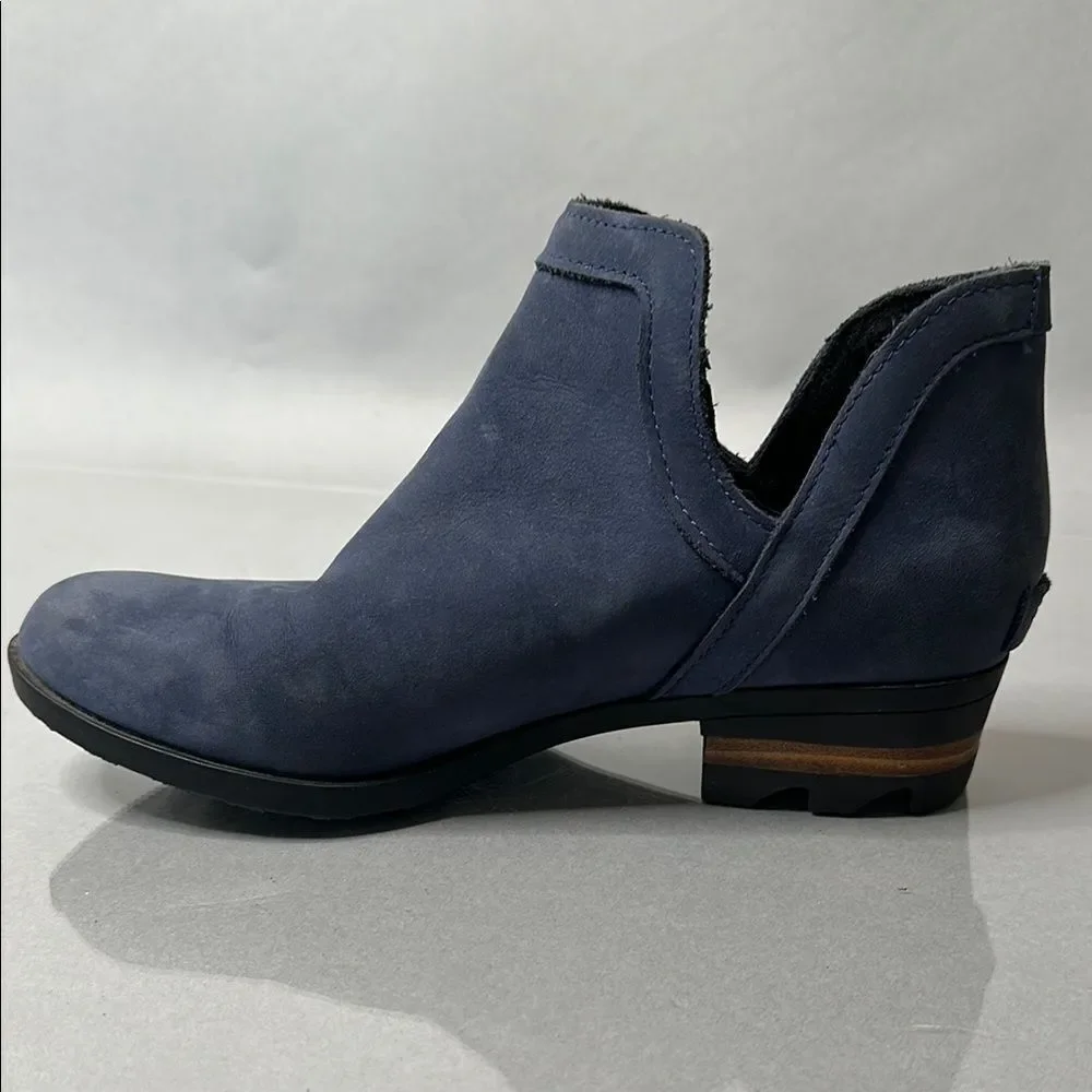SOREL Women’s Lolla Cut‑Out Bootie in navy blue suede Booties Size 6 (B-1765)